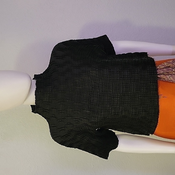 3/$30 VTG MICHELE MICHELLE Black Crinkle Cropped High Neck Baddie Blouse - Picture 3 of 8